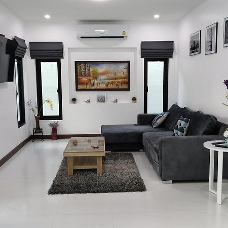 Private Pool Villa With Jacuzzi At Royal Park Village - Walk To The Beach - 6 People - Max 3 Males (Adults Only) Pantai Jomtien Luaran gambar