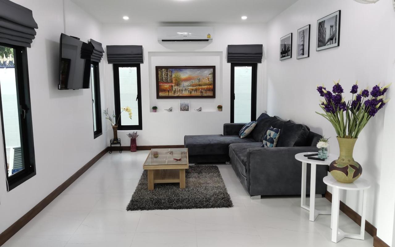 Private Pool Villa With Jacuzzi At Royal Park Village - Walk To The Beach - 6 People - Max 3 Males (Adults Only) Pantai Jomtien Luaran gambar